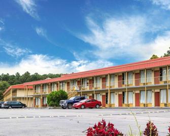 Econo Lodge Petersburg - Fort Lee - Petersburg - Building
