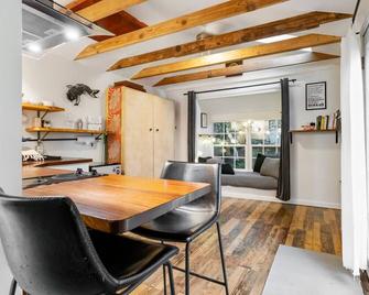 The Artist Garden - Se Portland Tiny Studio - Portland - Comedor