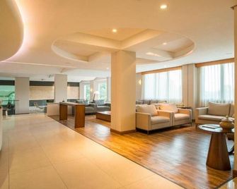 Hotel Laghetto Siena Gramado - Gramado - Lobby