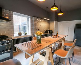 The Pump House Art Studio - Gainsborough