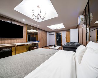 Newmond Hotel - Seoul - Bedroom