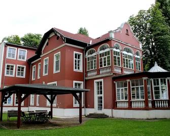 BF Hotel - Balatonföldvár - Clădire