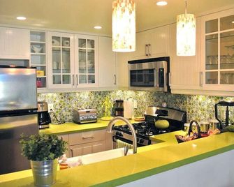 Mickeys Hideawaywalk to Disneylandholiday Sale! - Anaheim - Cocina