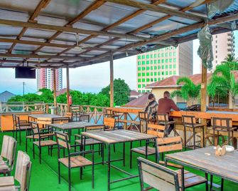 K27 Premier Backpackers - Dar es Salaam - Edificio