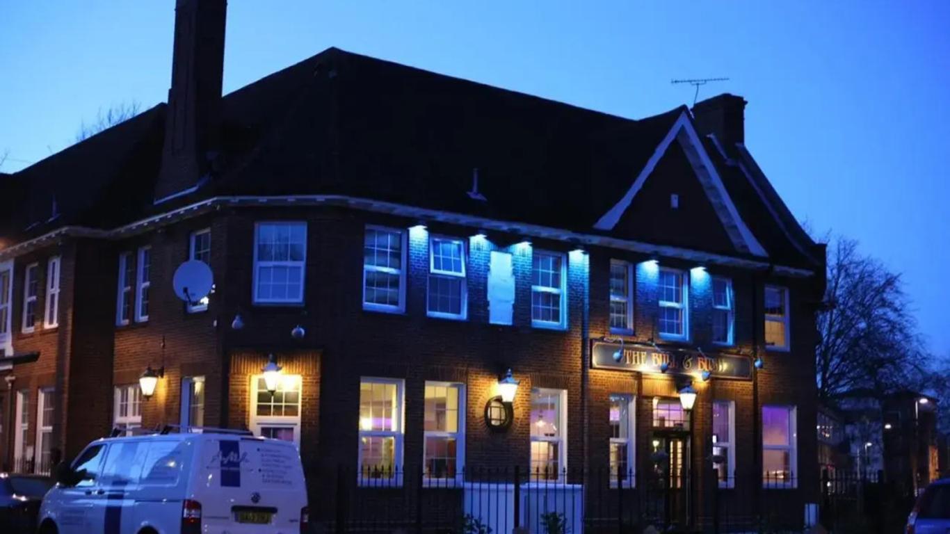 The Bull And Bush Hotel Kingston