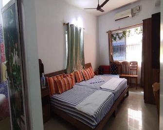 Blue Stones Service Apartment - Coimbatore - Bedroom