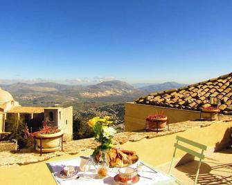 casa cattauro camere vista cielo - Erice