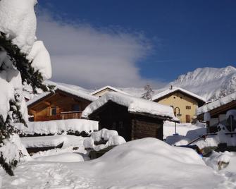 Les Touristes - Bagnes - Outdoors view