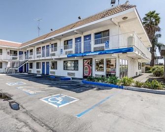 Motel 6 Modesto. Ca - Modesto - Rakennus