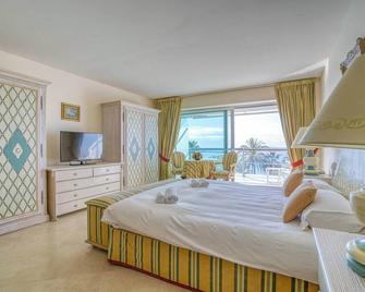 Apartment 60sqm Croisette - Balcony with sea view - Cannes - Bedroom