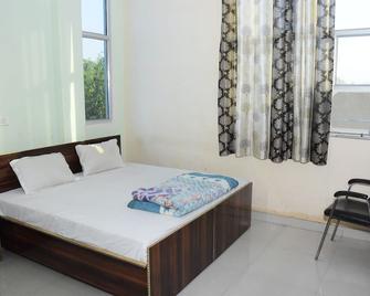 Hotel Sleep Inn - Sonepat - Bedroom