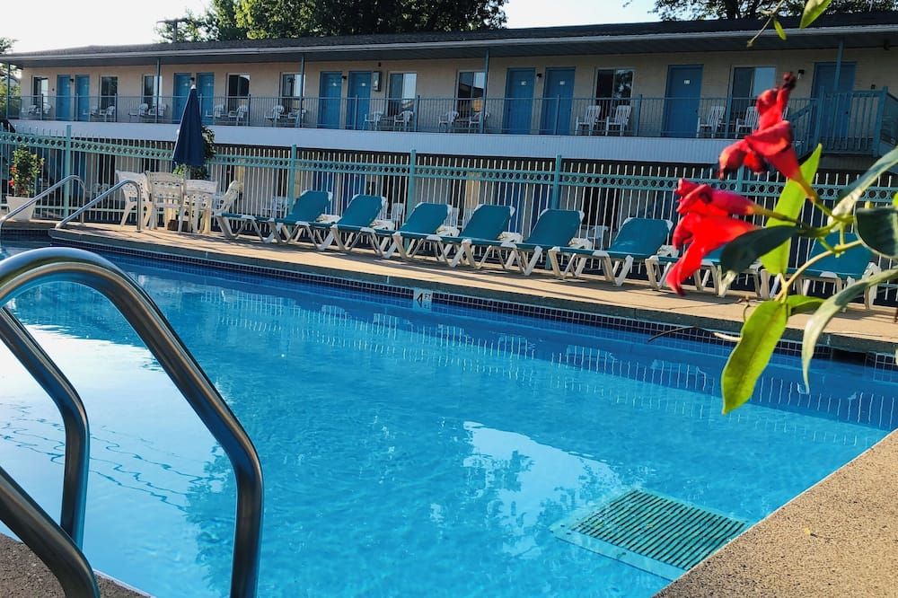 ستارلايت موتل - ويسكونسن ديلس - حوض السباحة
