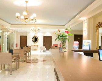 Royal Nidri - Nydri - Lobby