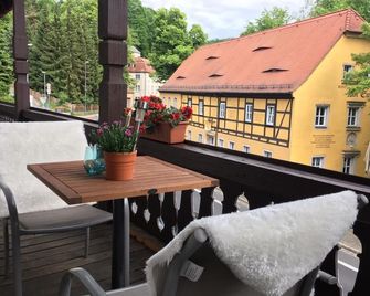 Ferienwohnungen Schweizerhaus - درسدين - شرفة