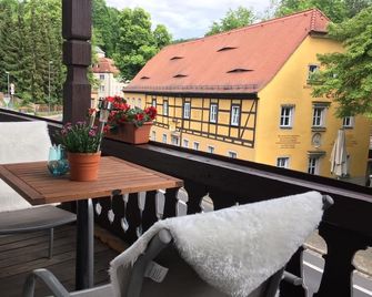 Ferienwohnungen Schweizerhaus - درسدين - شرفة