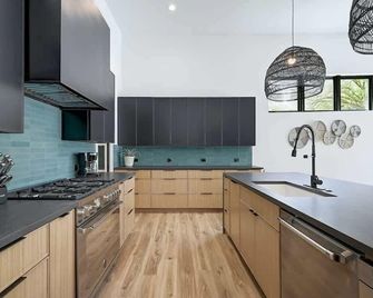 Pool, Hot Tub, Tulum Inspired - Mins to Downtown! - Austin - Kitchen