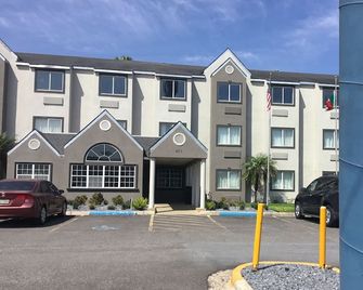 Motel 6-Mcallen, Tx - East - מק'אלן - בניין