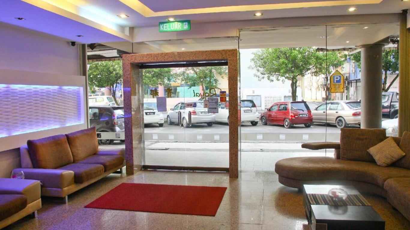 Royal Hotel