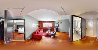 Radisson Blu Airport Terminal Hotel Stockholm - Arlanda - Living room
