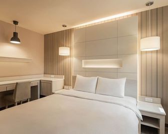 Kindness Hotel - Zhongshan Bade Branch - Kaohsiung City - Bedroom