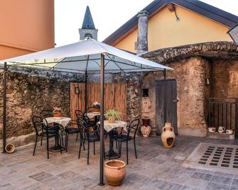 La Terra di Mingo - Vado Ligure - Patio