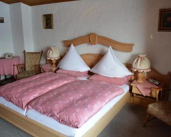 Hotel-Pension-Ostler - Bad Wiessee - Bedroom