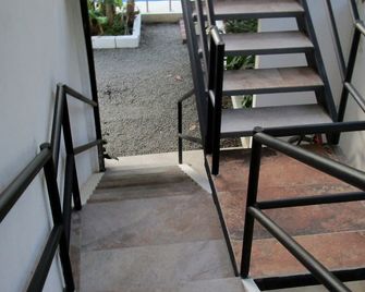 Hotel Sueño Tranquilo - Quepos - Escaleras