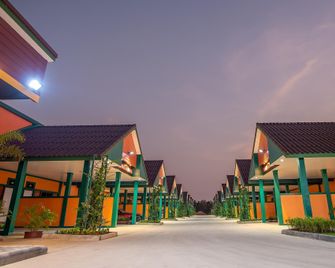 Trat Phailin Hotel - Trat - Edificio