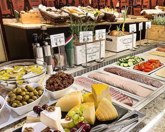 Hotel International Brno - Brno - Buffet