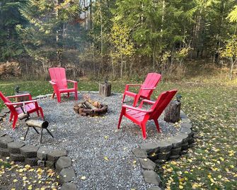 Close to Silverwood, Pet Friendly - Hayden - Patio