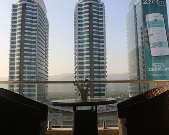 Elysium Serviced Apartment - Islamabad - Balcony