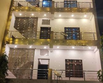 Krishna Villa - Varanasi - Building