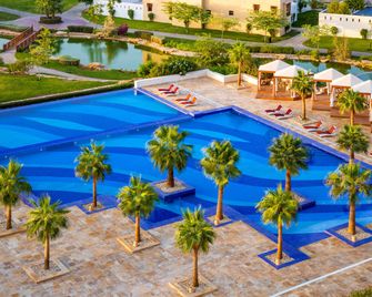 InterContinental Durrat Al Riyadh Resort & Spa, an IHG Hotel - ריאד - בריכה