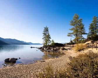 Boho Townhome In Carson City 10 Mins Fro - Carson City - Beach
