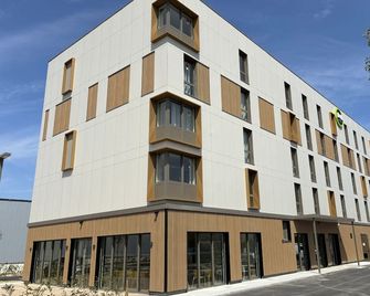 B&B HOTEL Amiens Sud - Amiens - Building