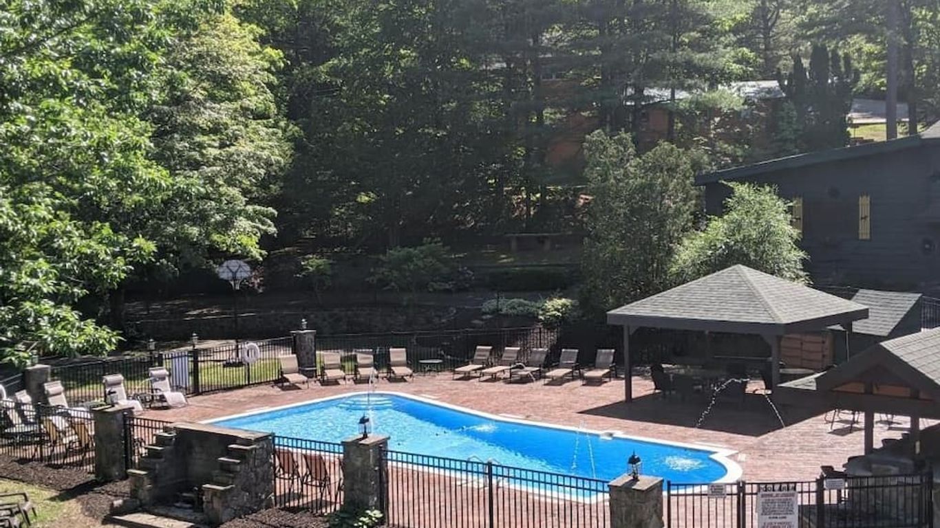 Adirondack Diamond Point Lodge