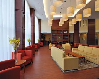 Holiday Inn & Suites Montreal Airport - Dorval - Ingresso