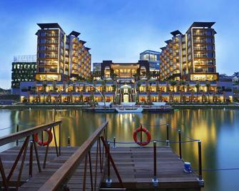 Aston Sentul Lake Resort & Conference Center - Bogor - Bâtiment