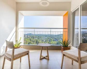 The Terrace Manjeri - Manjeri - Balcony