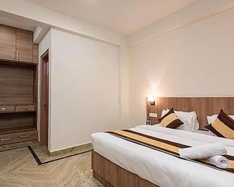 Fabhotel Platinum Inn - 孟買 - 臥室