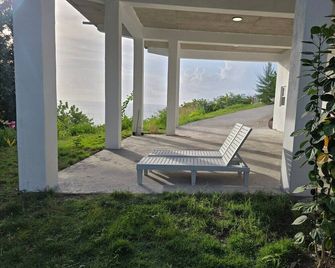Royal 1 - Chez Mango Villa - Woodlands - Veranda