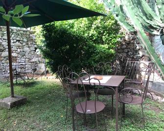 Villa Salvarezza - Noli - Patio
