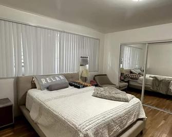 Charming and specious 2bedroom 2 2 bath apartment in Beverly Hills with AC, WiFi - Beverly Hills