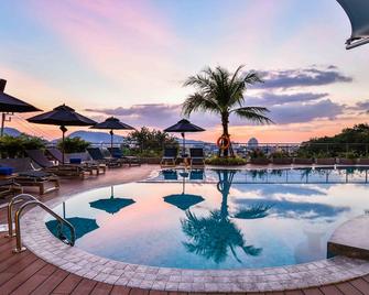 Skyview Resort Phuket Patong Beach (Sha Plus+) - Phuket - Piscine