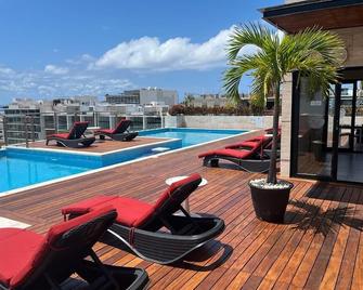 Grand Fifty Suites - Playa del Carmen - Piscina