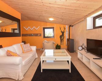Cozy Apartment In Verrayes With Sauna - Verrayes - Sala de estar