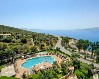 Evia Riviera Resort - Amárynthos