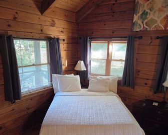 Stony Creek Motel - Maggie Valley