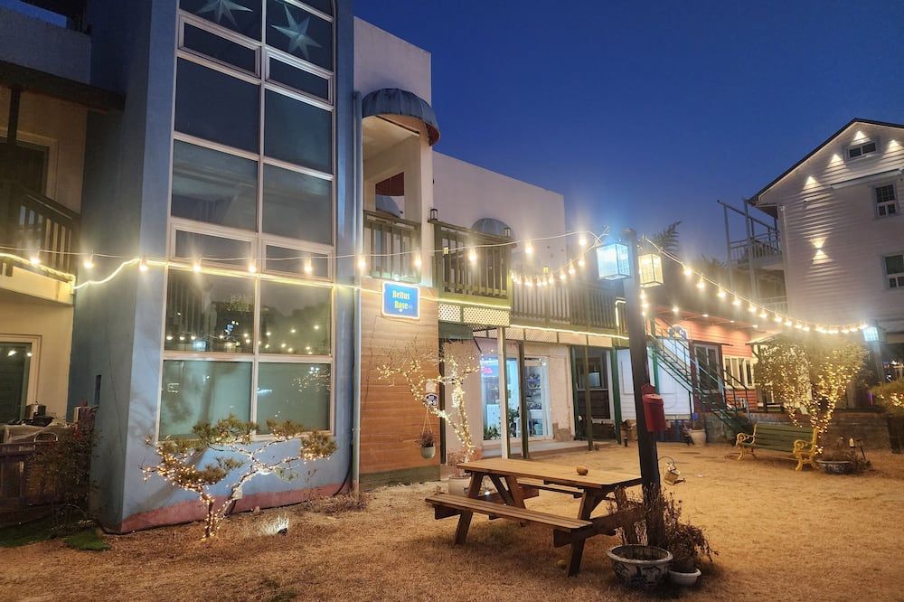 Gyeongju Bellus Rose Pension