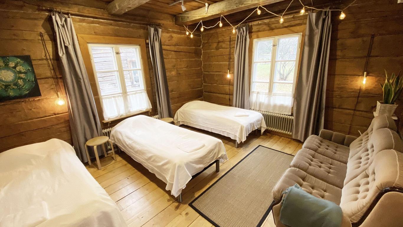 Lauri Historical Log House Manor